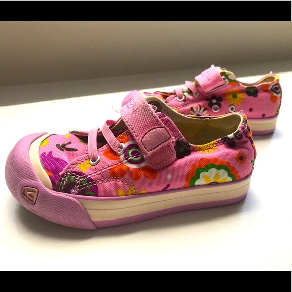 Keen size 9 kids pink bird design shoes from Smoke-free, Pet-free home - Picture 5 of 6